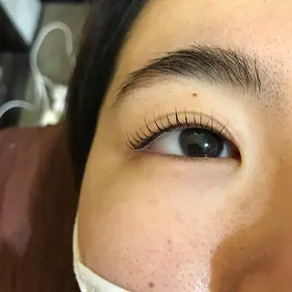 マツエク・マツパ Cure所属・三澤 朱里の眉毛・アイブロウイメージ