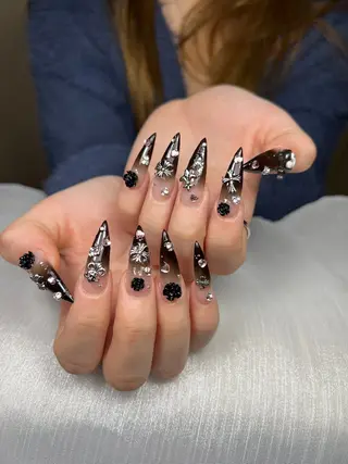 ネイル Mio_ Noiranailのネイルデザイン