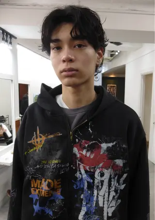 ミディアム パーマ メンズ グランジヘア 無造作ヘアHYUGAのヘアスタイル