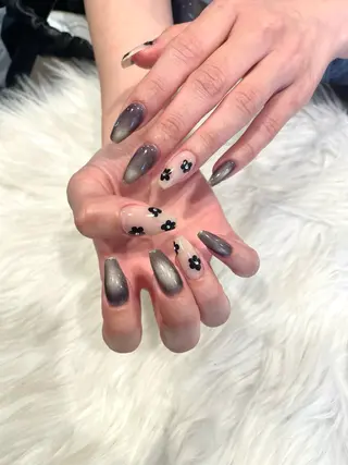 ネイル Nobody_ Manamiのネイルデザイン