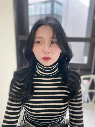 セミロング MOE 福岡韓国ヘア✧︎のヘアスタイル