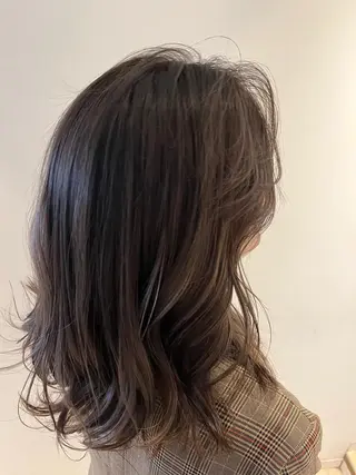 ミディアム カラー 奥山 沙季(大井町)のヘアスタイル