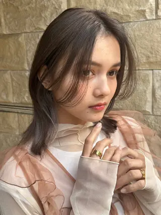 ミディアム 小川 夏実のヘアスタイル