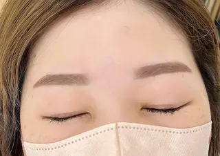アイブロウ WHITE EYE 田井　初季の眉毛・アイブロウイメージ