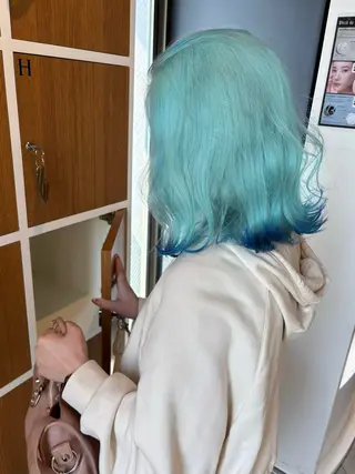 ミディアム カラー 肌に馴染むハイトーン /ミルクティーカラーのヘアスタイル