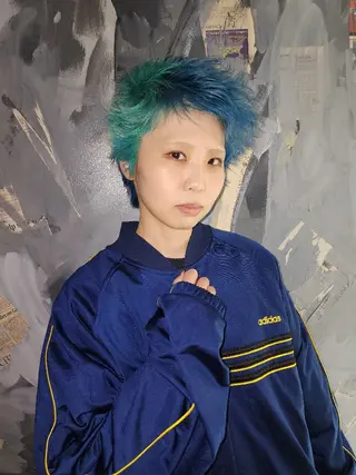 ショート カラー Backbocker所属・ハイトーン/ブリーチ /デザインカラーのヘアスタイル