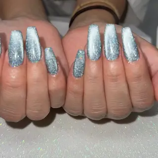 ネイル VIERU 🌈🎀💖のネイルデザイン