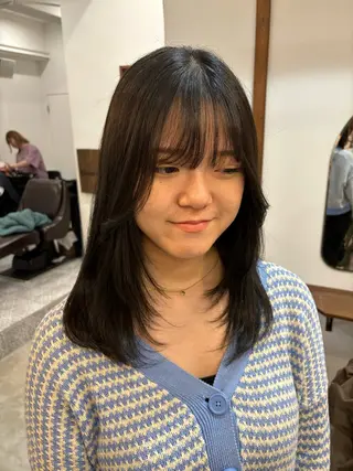 セミロング 牧田 彩香のヘアスタイル