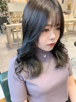 セミロング カラー 吉原 由菜のヘアスタイル