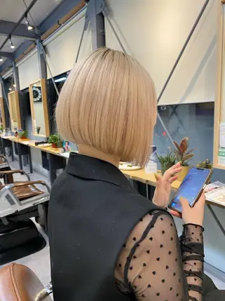 ショート ユウリ YURIのヘアスタイル