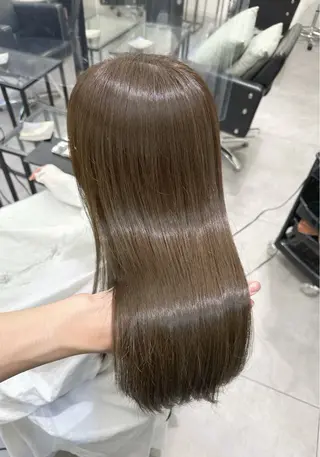 ロング カラー elu by AHNKISM所属・艶髪/ 透明感カラーのヘアスタイル