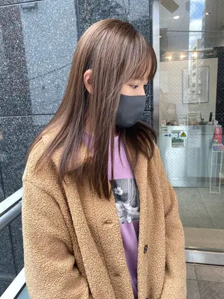 セミロング カラー オリーブ/アッシュ やわらか透明感カラーのヘアスタイル