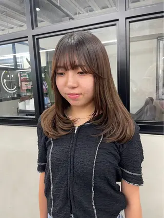 ミディアム 横浜/ショート/ レイヤーカットのヘアスタイル