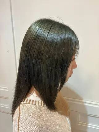 セミロング カラー 河合 莉緒のヘアスタイル