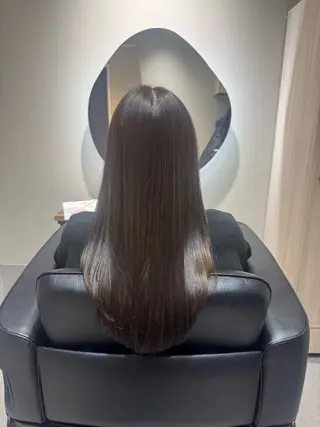 ロング NAVY 橋本心 縮毛矯正のヘアスタイル