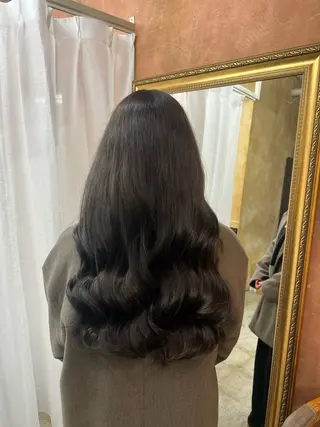 ロング ともざねゆか UniQのヘアスタイル