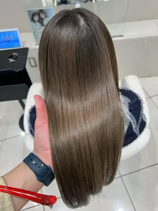 ロング ☃️顔周りレイヤー グレージュSHUTOのヘアスタイル