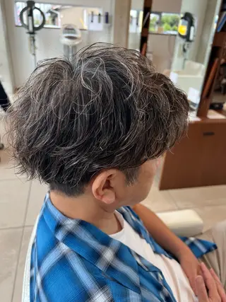 メンズ 岸田 莉奈のヘアスタイル