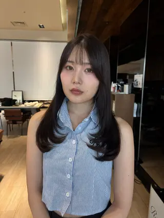 セミロング カラー 穂積 未優のヘアスタイル