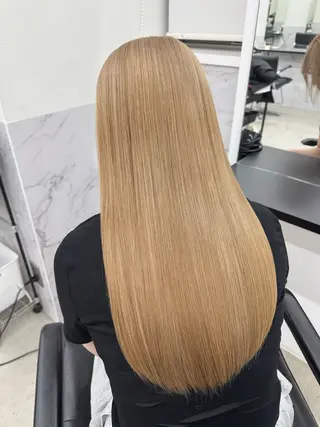 カラー 服部 しおんのヘアスタイル