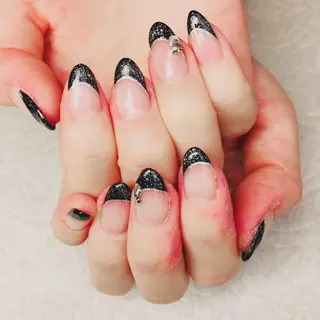 ネイル THECOLORS所属・近貞 莉奈のネイルデザイン