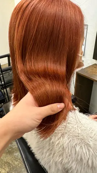 ミディアム オリーブカラー 長谷川のヘアスタイル