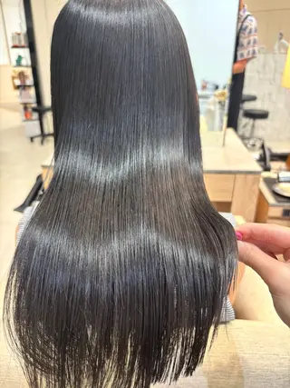 ロング ガレリア  名駅オーキッドGビル店所属・名駅／艶髪ストレート ／ヘッドスパ／伴怜奈のヘアスタイル