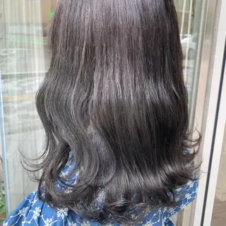 セミロング カラー fio マナミのヘアスタイル