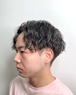 パーマ メンズ 川地 由麿のヘアスタイル