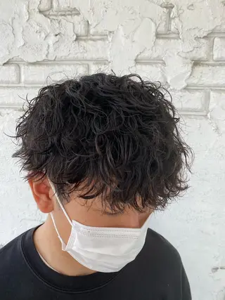 パーマ メンズ 尾崎 優也のヘアスタイル