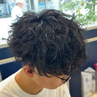 ショート パーマ メンズ 吉田 新平のヘアスタイル