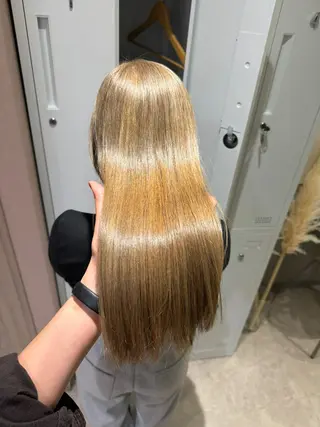 セミロング カラー eN° by youres hair 銀座店所属・銀座/髪質改善カラー /縮毛矯正/森田のヘアスタイル