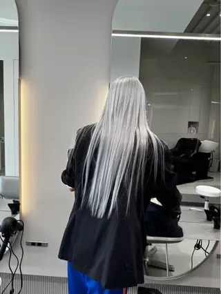 ロング カラー ブリーチ特化/レイヤ ーカット🥀マサルのヘアスタイル