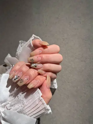 ネイル I-nailロング /ワンホン/キラキラのネイルデザイン