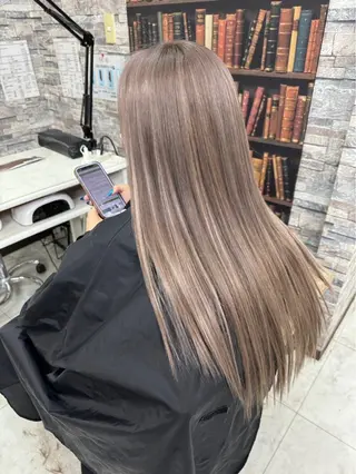 ロング カラー ハイトーン Arphyのヘアスタイル