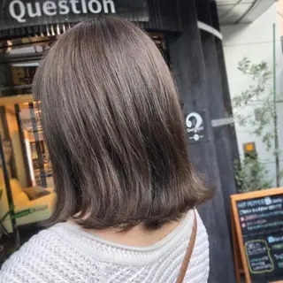 ミディアム カラー 山崎 絵莉香のヘアスタイル