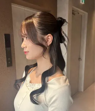 ロング ヘアアレンジ YUKI🎀透明感 カラー/暗髪艶カラーのヘアスタイル