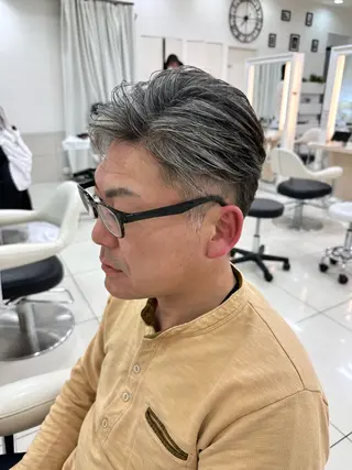 メンズ 伊佐 愛のヘアスタイル