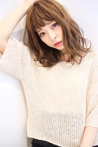 セミロング ai あいのヘアスタイル
