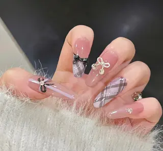 ネイル D-BEAUTY Nailsalonのネイルデザイン