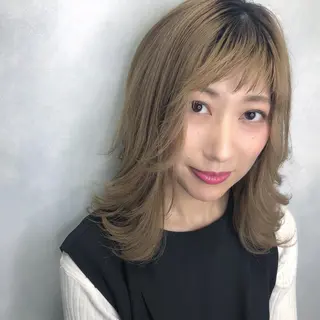 セミロング カラー ORIKA 美容室のヘアスタイル