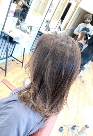 ミディアム カラー 菅原 綾のヘアスタイル