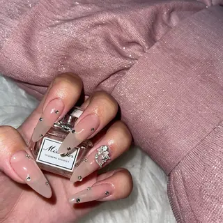 ネイル Nail Salon Reveのネイルデザイン