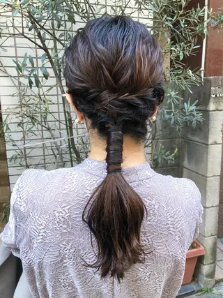 ミディアム ヘアアレンジ ハイトーン/ブリーチ 似合せカット/パーマのヘアスタイル