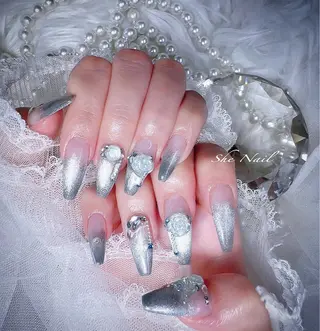 ネイル She   Nail所属・ISA_ BELLAのネイルデザイン