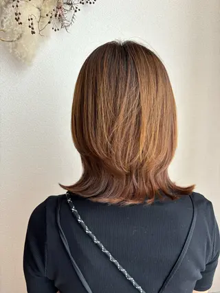 ミディアム 四至本 美裕のヘアスタイル