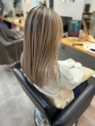 セミロング カラー サクマ リョウジのヘアスタイル