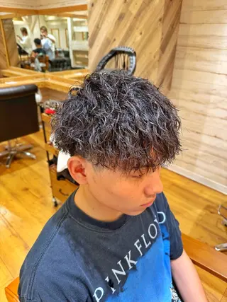ショート パーマ メンズ 増田 祐のヘアスタイル