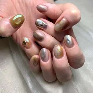 ネイル repos~ルポ~所属・里見 麗のネイルデザイン