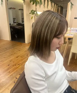 カラー 兼安 南桜乃のヘアスタイル